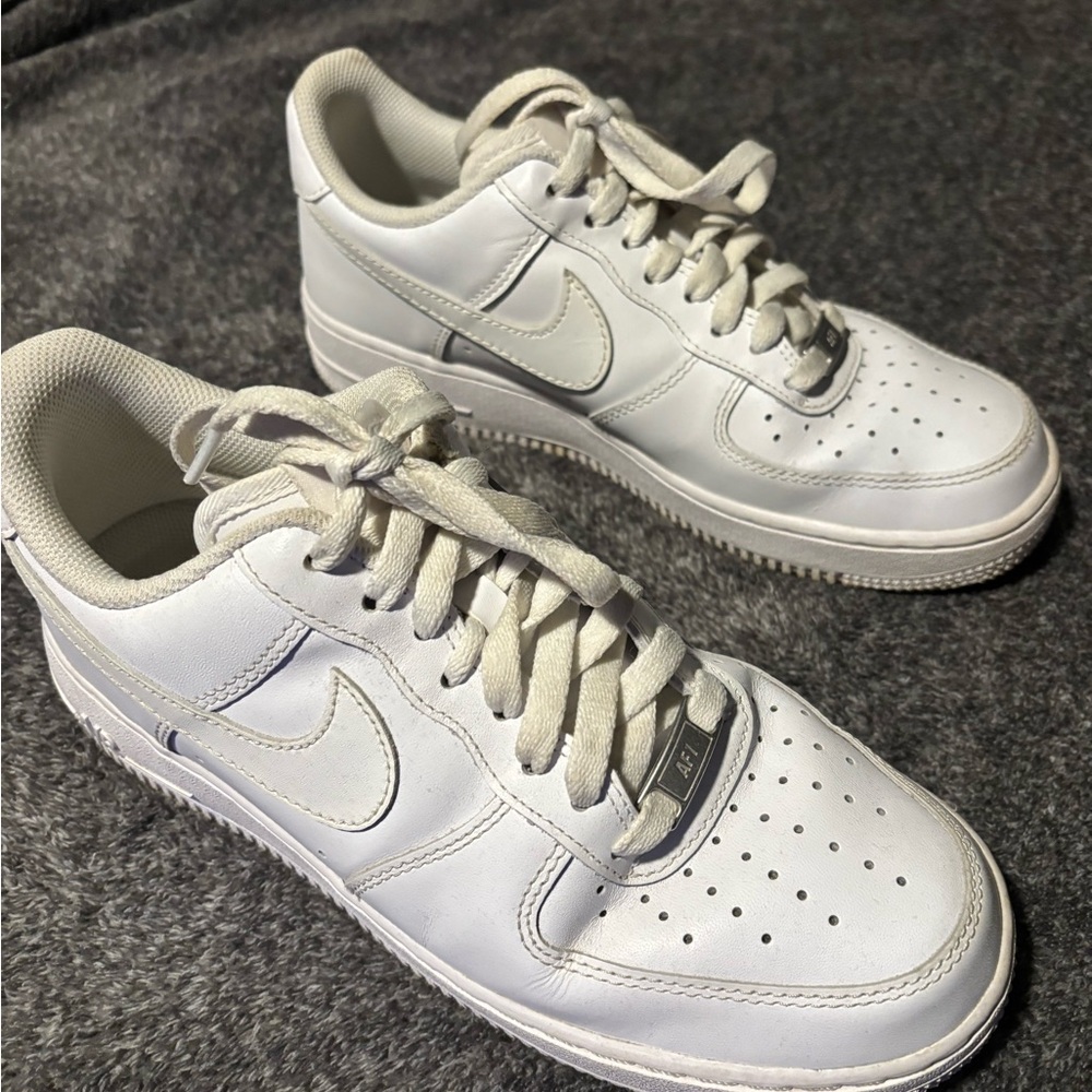 NIKE AIR FORCE ONES